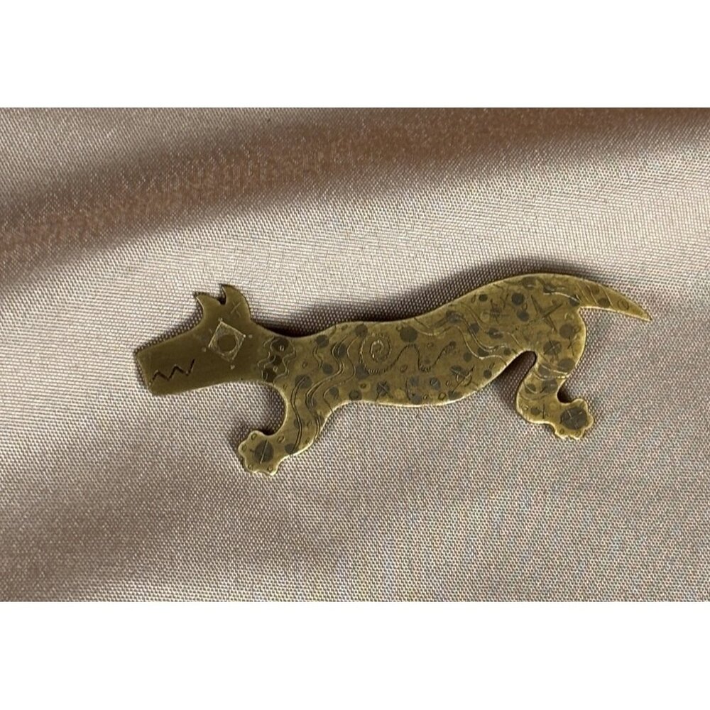 Artisan Signed J McDermott Heavily Engraved Tribal Figural Dog Brooch  A104